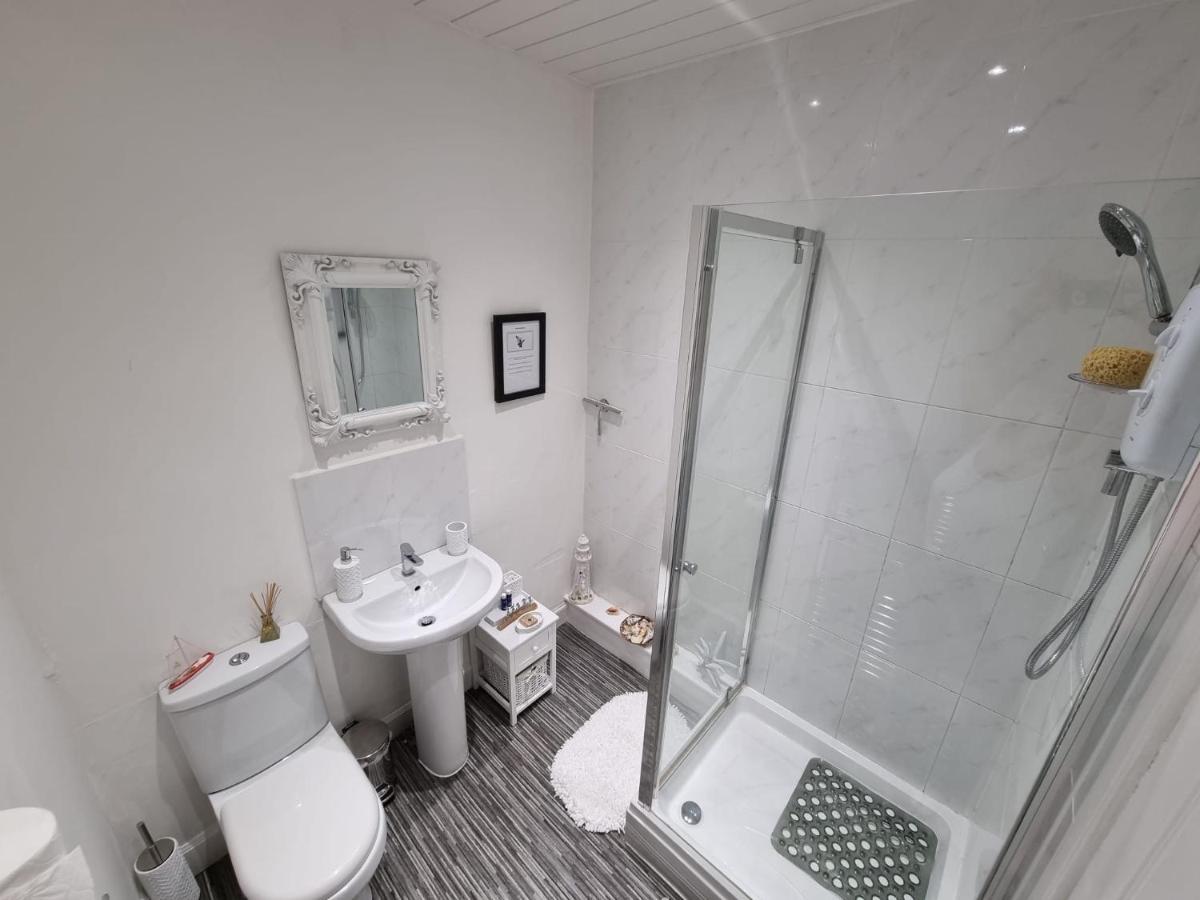 Rose Apartment 2-Bed Town Centre Apartment In 에어 외부 사진